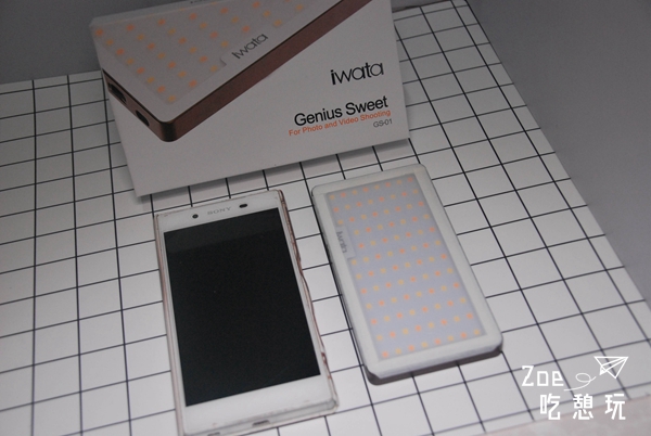 攝影／只有iphone大小的超強iwata 補光燈，還能變換色溫跟調整亮度